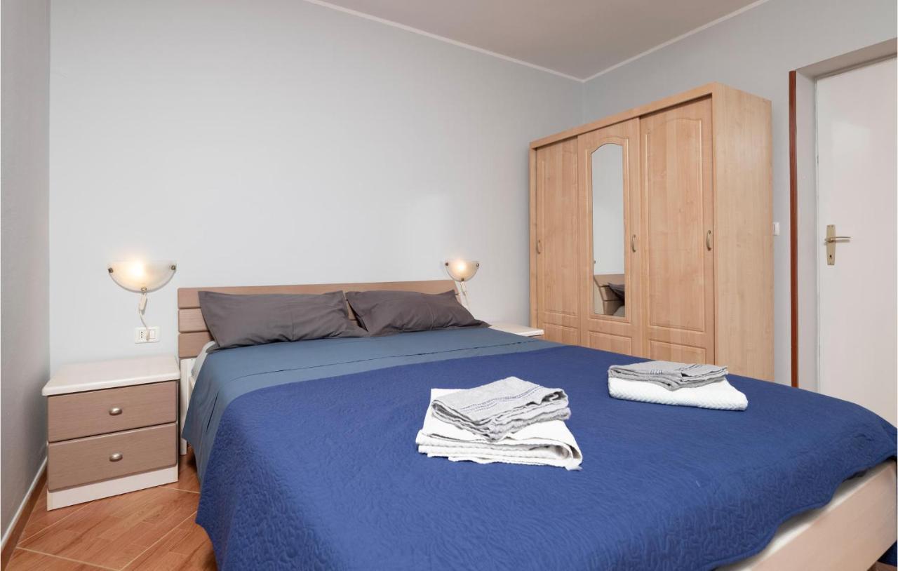 1 Bedroom Amazing Apartment In Peruški Dış mekan fotoğraf