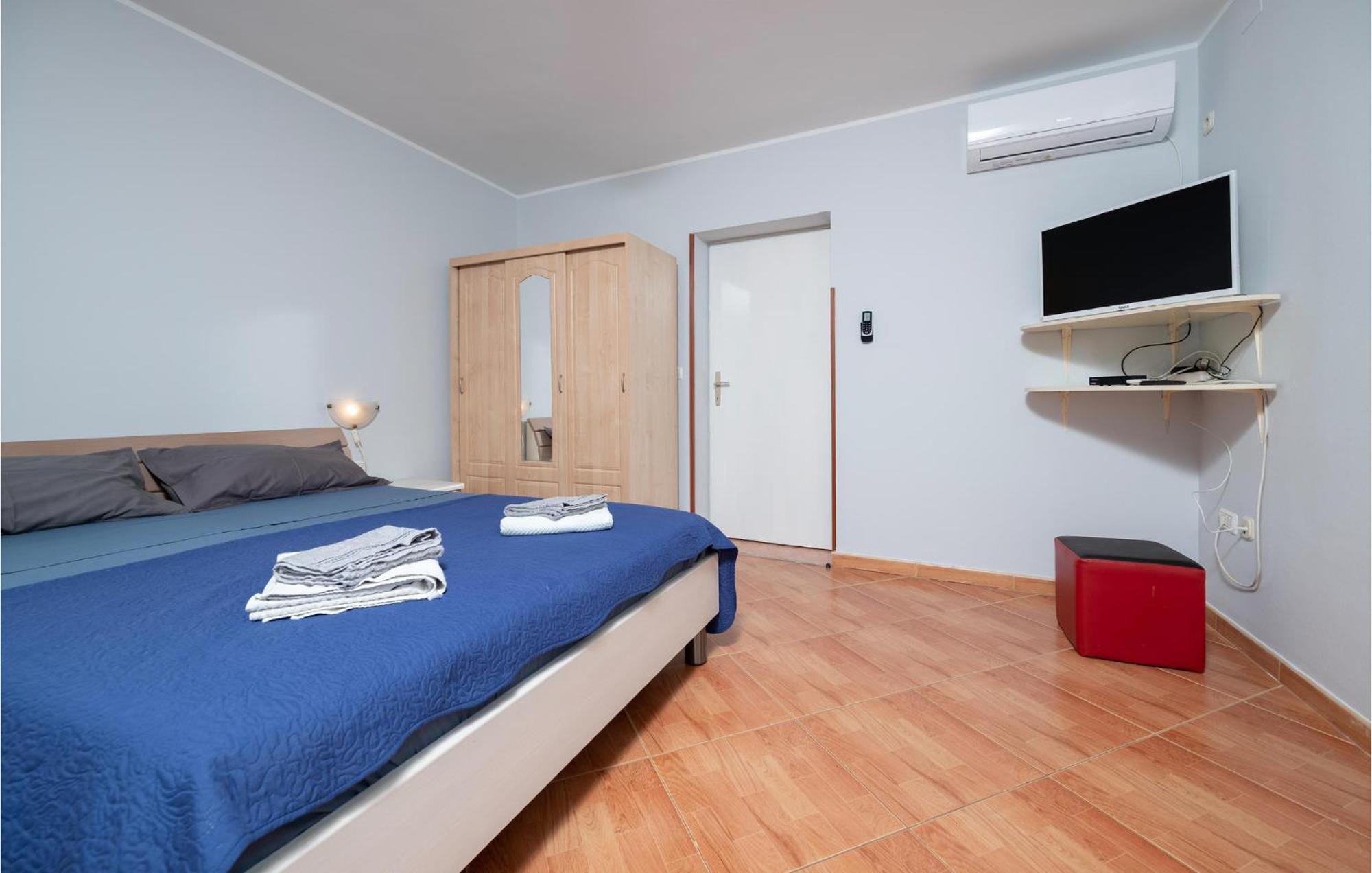 1 Bedroom Amazing Apartment In Peruški Dış mekan fotoğraf